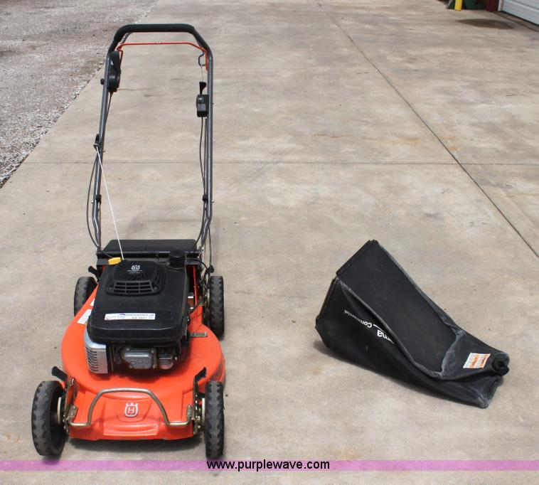 image for item AA9001 2007 Husqvarna W21 mower
