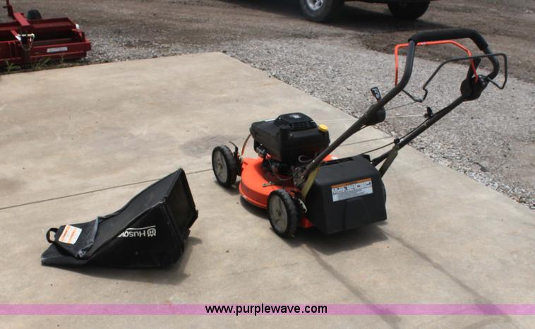 image for item AA9001 2007 Husqvarna W21 mower