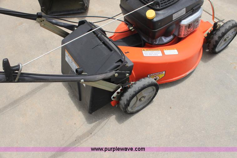 image for item AA9001 2007 Husqvarna W21 mower