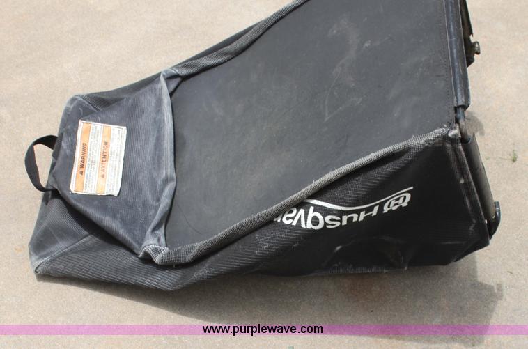 image for item AA9001 2007 Husqvarna W21 mower