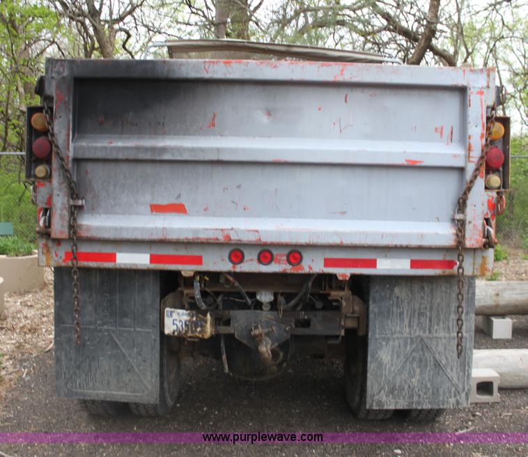 image for item AA9022 1986 International S1700 dump truck
