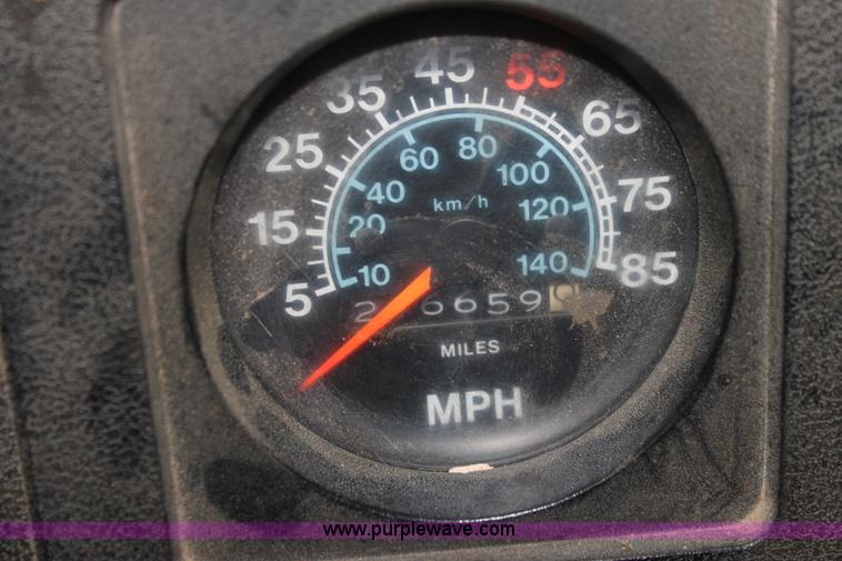 image for item AA9022 1986 International S1700 dump truck