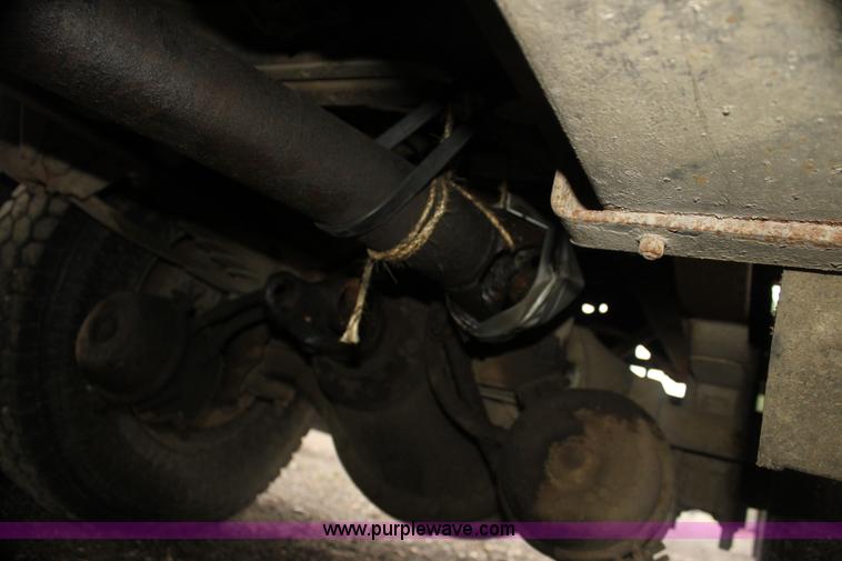 image for item AA9022 1986 International S1700 dump truck