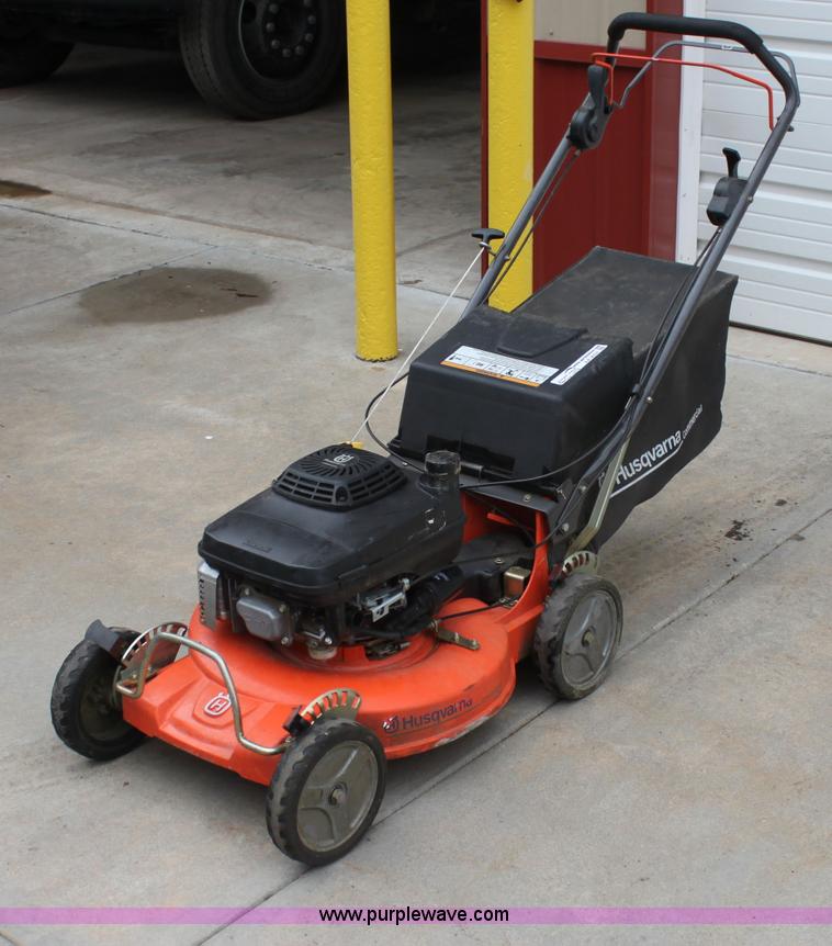 image for item AA9024 2007 Husqvarna Commercial W21 push mower