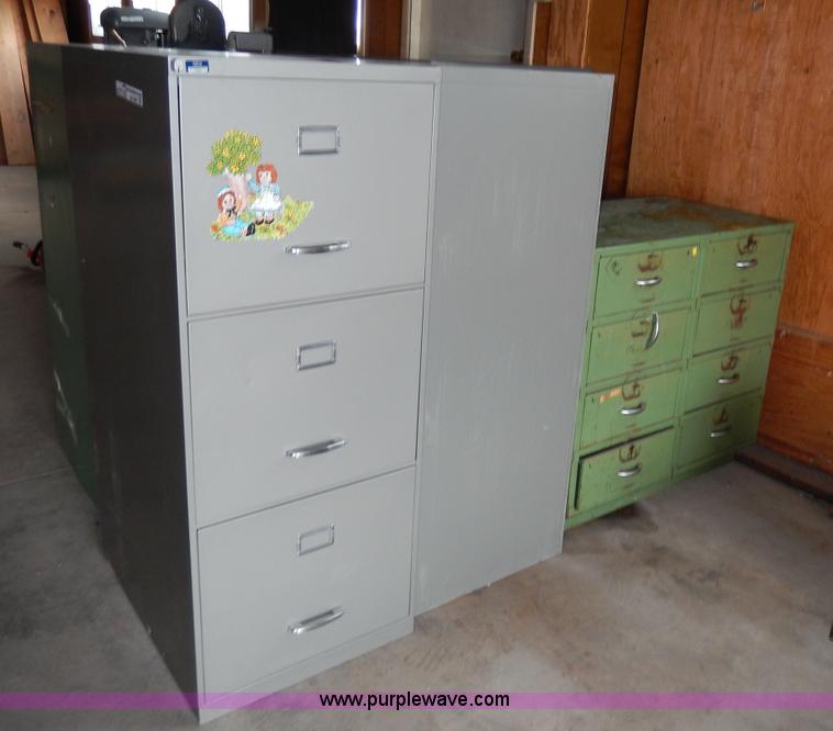image for item AA9967 (6) assorted metal filing cabinets