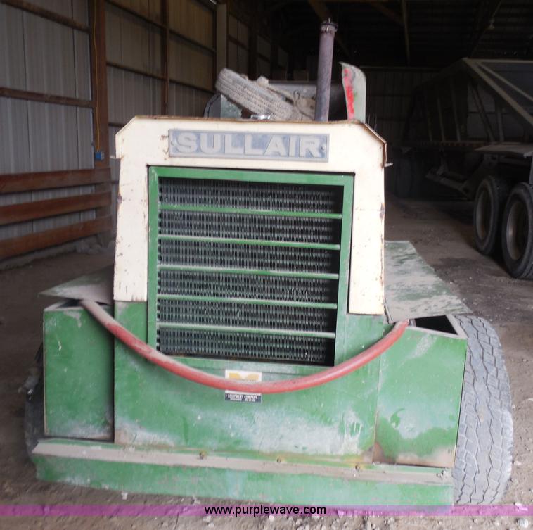 image for item AD9321 Sullair 150 salliscrew air compressor