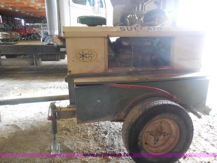 image for item AD9321 Sullair 150 salliscrew air compressor