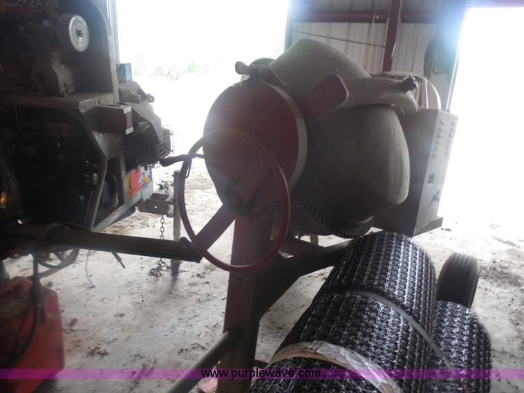 image for item AD9323 Essick White Star 93 cement mixer