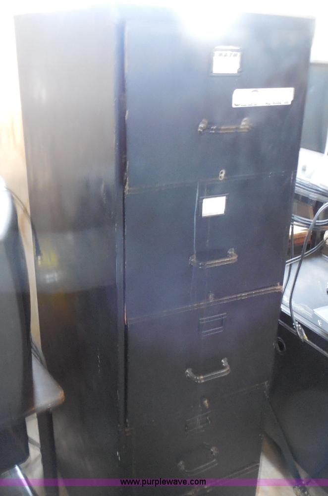 image for item AD9352 (2) metal filing cabinets