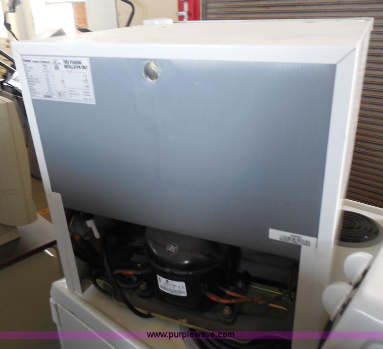 image for item AD9356 Open range and mini refrigerator