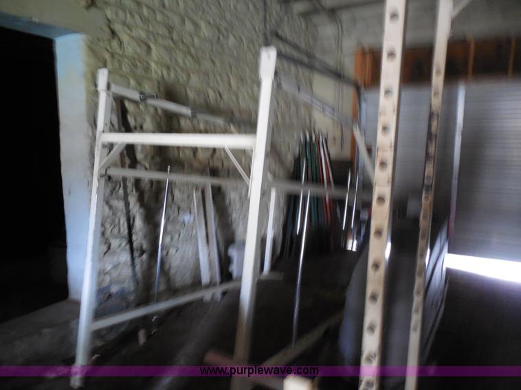 image for item AD9393 Weight room equipment