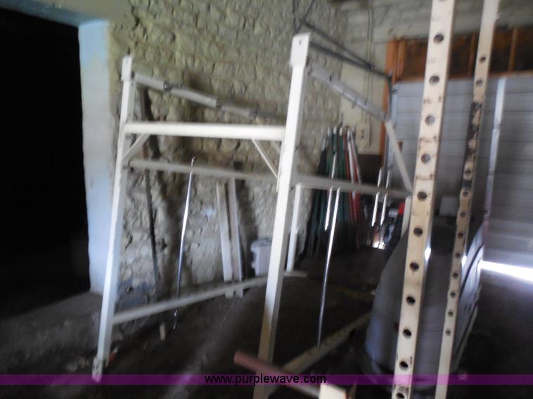 image for item AD9393 Weight room equipment