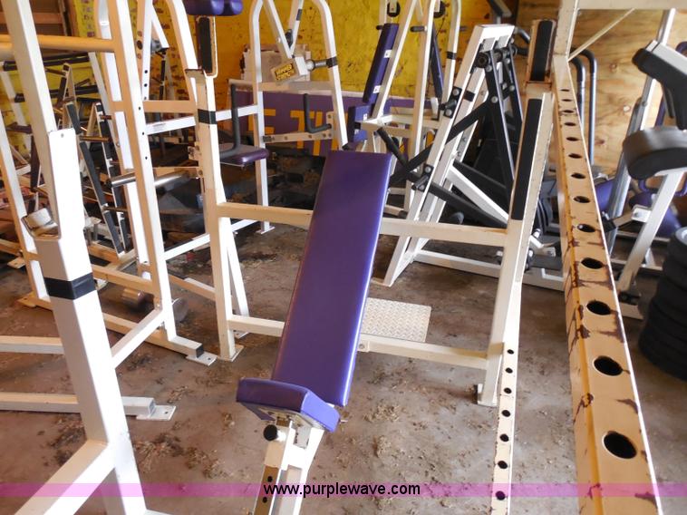 image for item AD9393 Weight room equipment