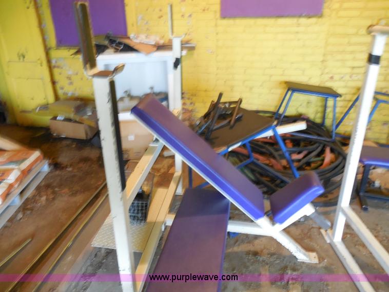 image for item AD9393 Weight room equipment