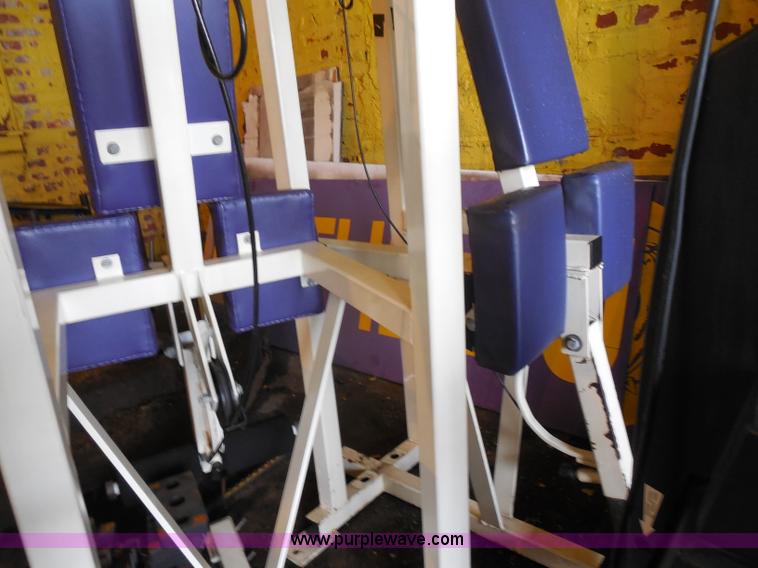 image for item AD9393 Weight room equipment