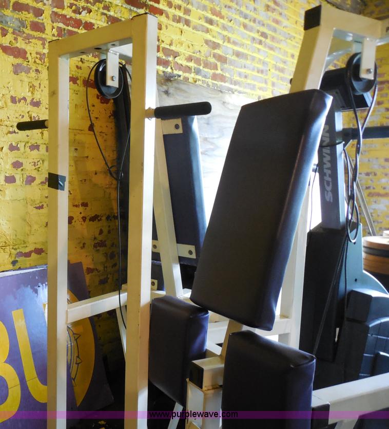 image for item AD9393 Weight room equipment