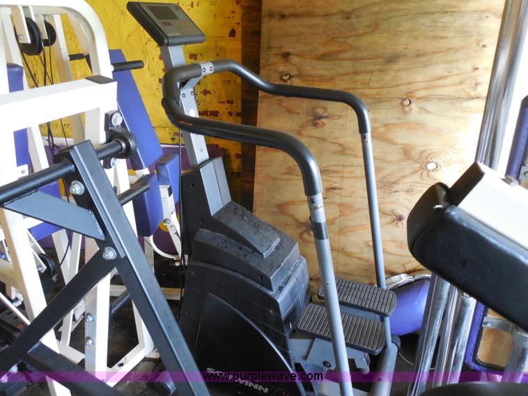 image for item AD9393 Weight room equipment