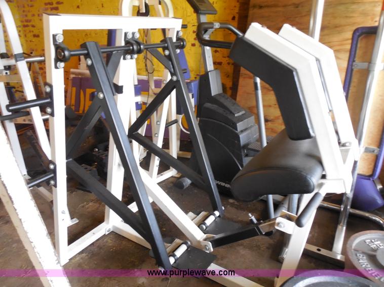 image for item AD9393 Weight room equipment