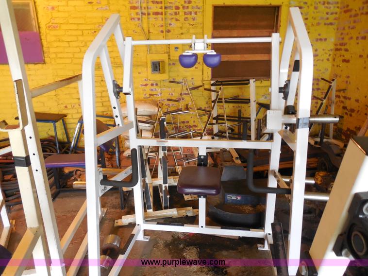 image for item AD9393 Weight room equipment