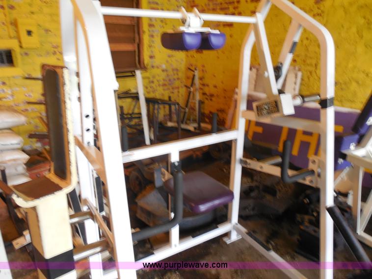 image for item AD9393 Weight room equipment