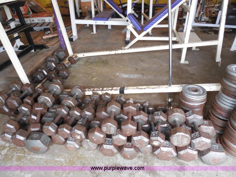 image for item AD9393 Weight room equipment