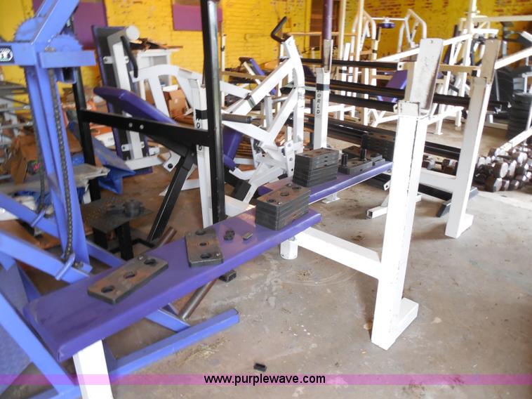 image for item AD9393 Weight room equipment