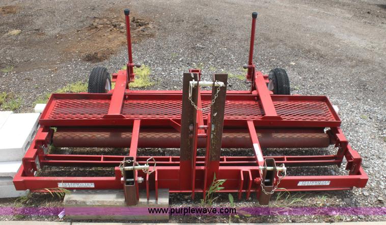 image for item AE9228 Field Master in field groomer