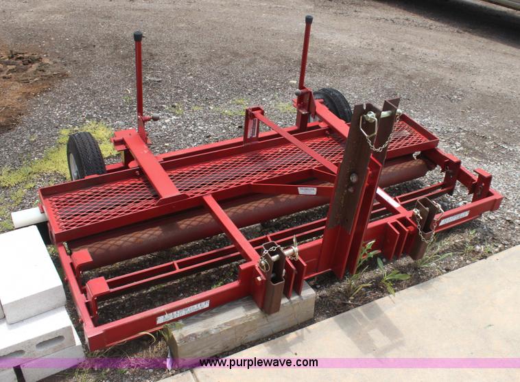 image for item AE9228 Field Master in field groomer