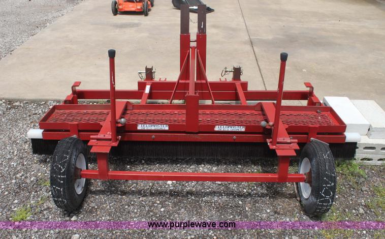 image for item AE9228 Field Master in field groomer