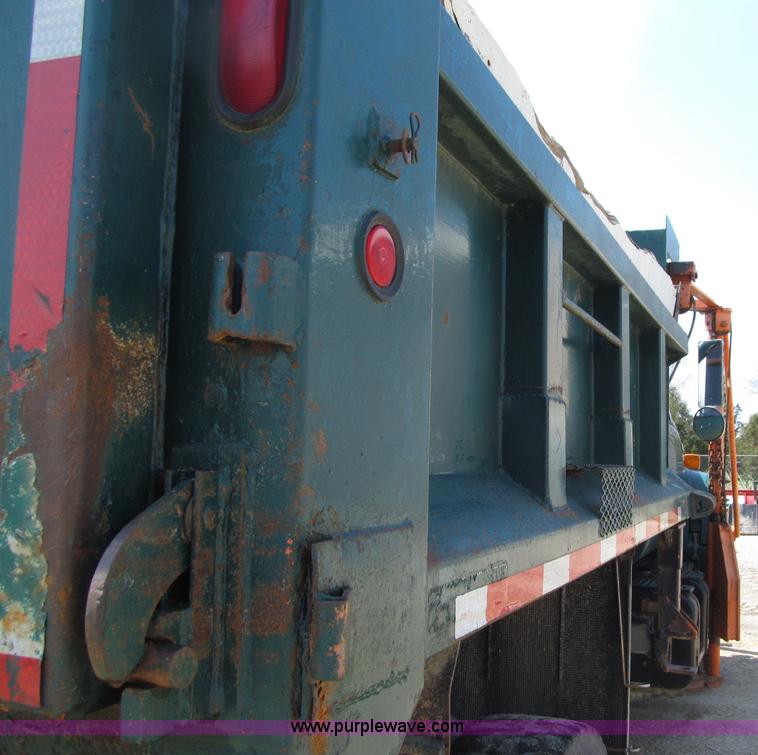 image for item D7329 1990 GMC TopKick dump truck