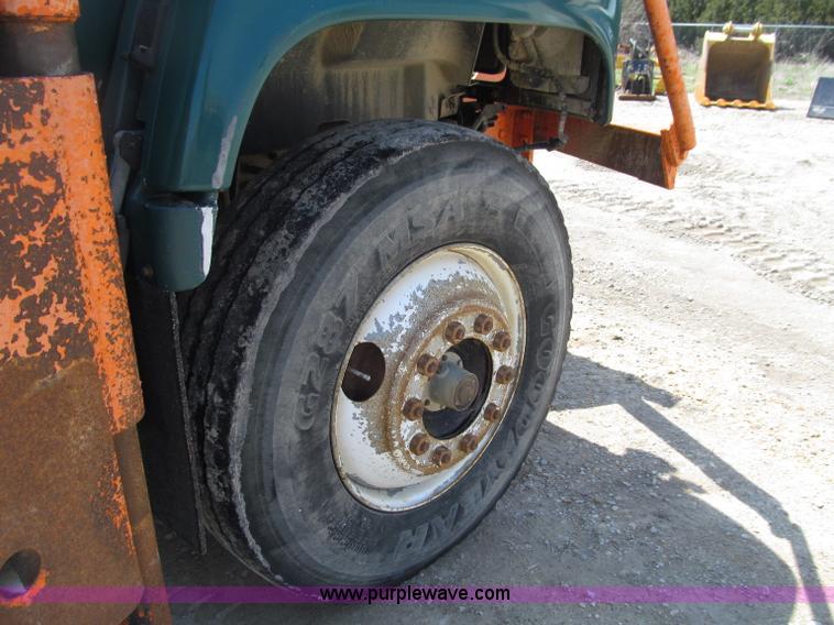 image for item D7329 1990 GMC TopKick dump truck