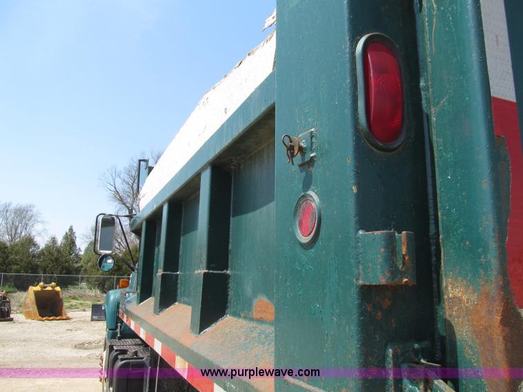 image for item D7329 1990 GMC TopKick dump truck