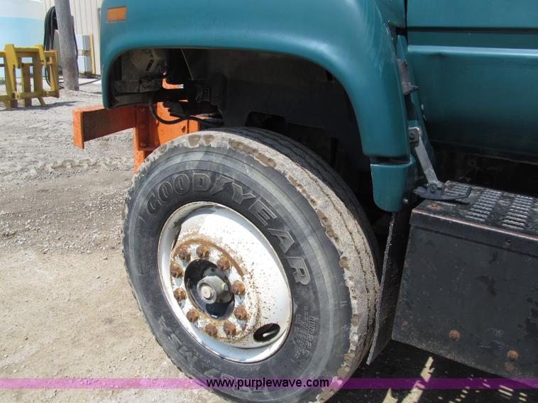 image for item D7329 1990 GMC TopKick dump truck