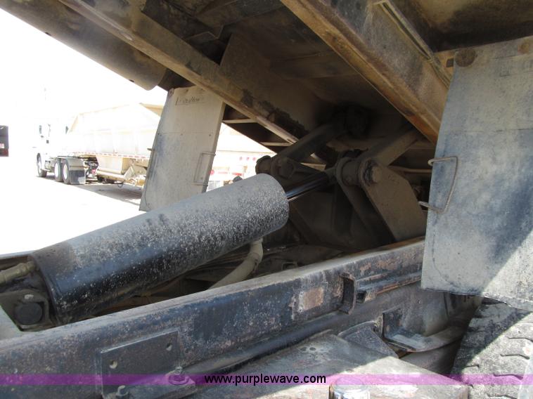 image for item D7329 1990 GMC TopKick dump truck