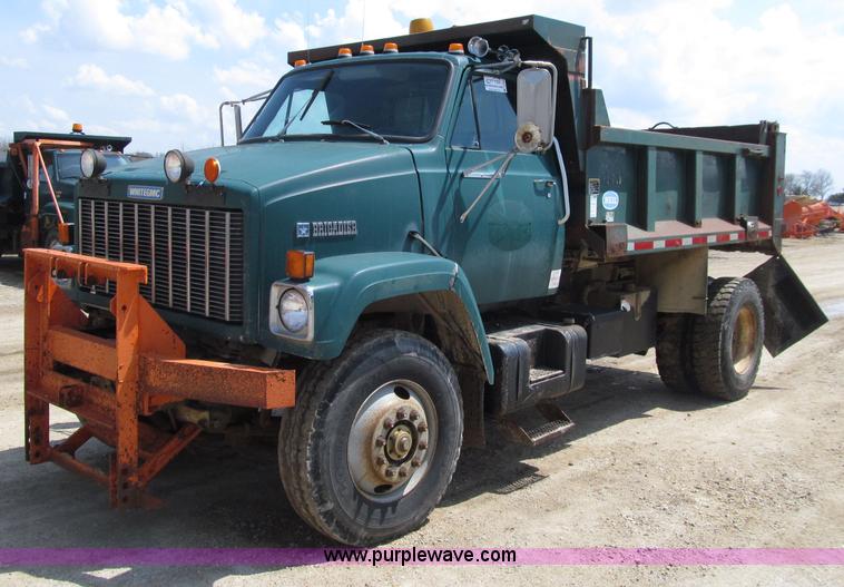 image for item D7330 1989 GMC Brigadier dump truck