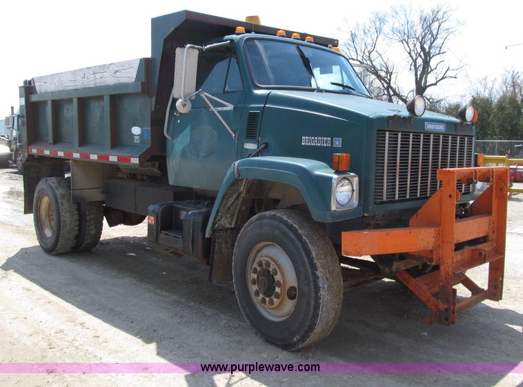 image for item D7330 1989 GMC Brigadier dump truck