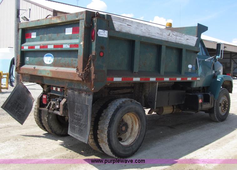 image for item D7330 1989 GMC Brigadier dump truck