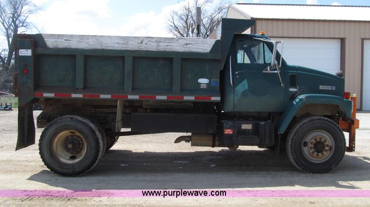 image for item D7330 1989 GMC Brigadier dump truck