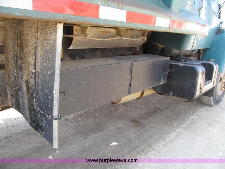 image for item D7330 1989 GMC Brigadier dump truck