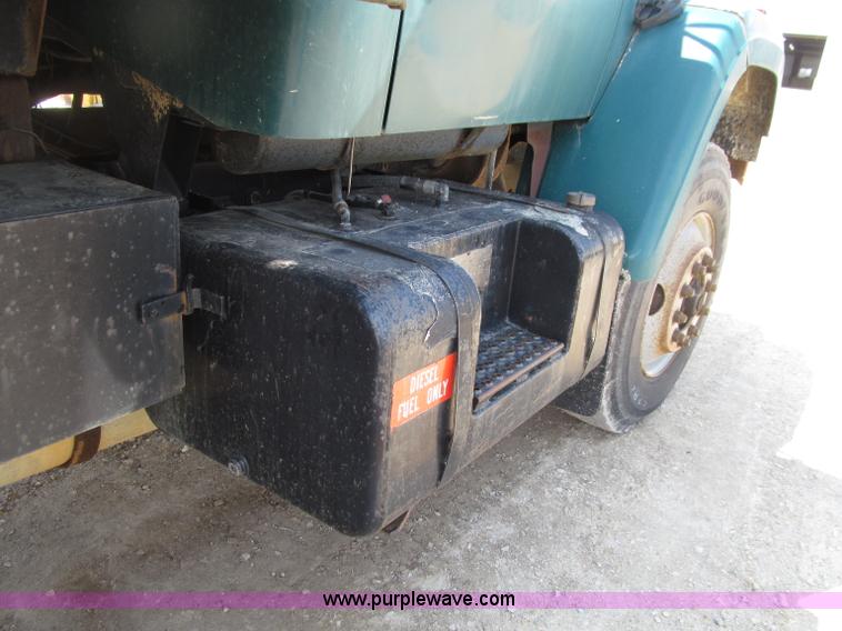 image for item D7330 1989 GMC Brigadier dump truck