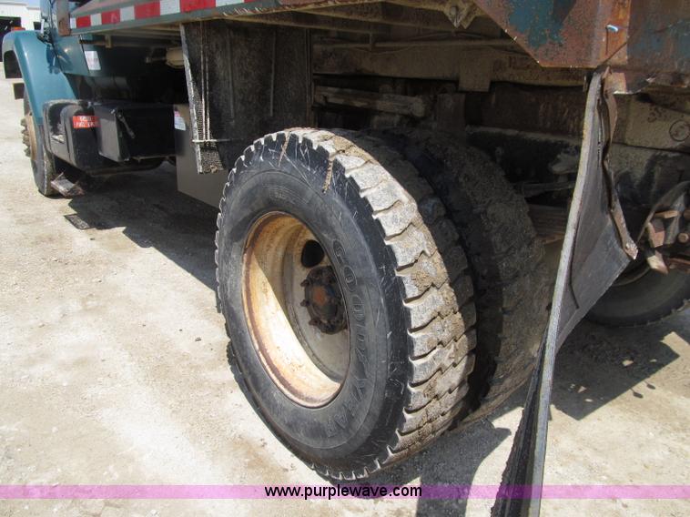 image for item D7330 1989 GMC Brigadier dump truck