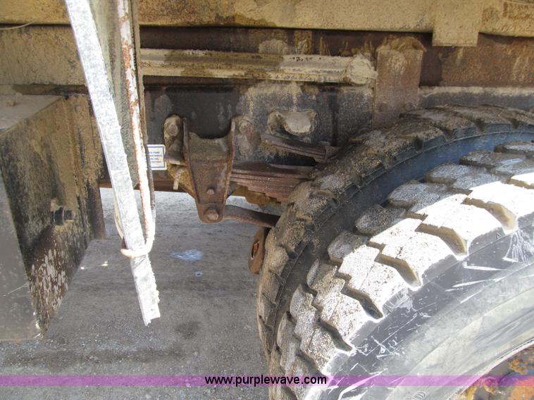 image for item D7330 1989 GMC Brigadier dump truck