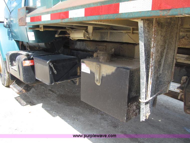 image for item D7330 1989 GMC Brigadier dump truck