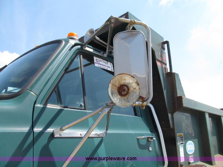 image for item D7330 1989 GMC Brigadier dump truck