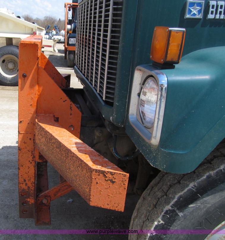 image for item D7330 1989 GMC Brigadier dump truck