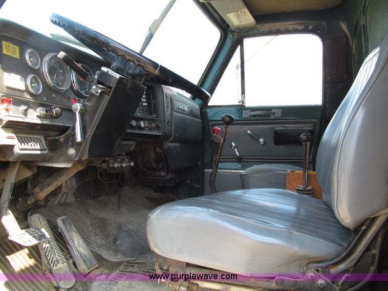 image for item D7330 1989 GMC Brigadier dump truck