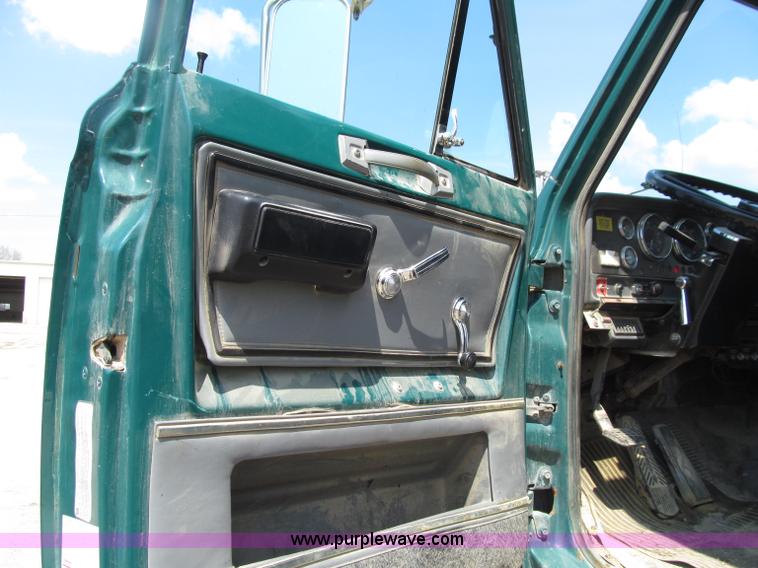 image for item D7330 1989 GMC Brigadier dump truck