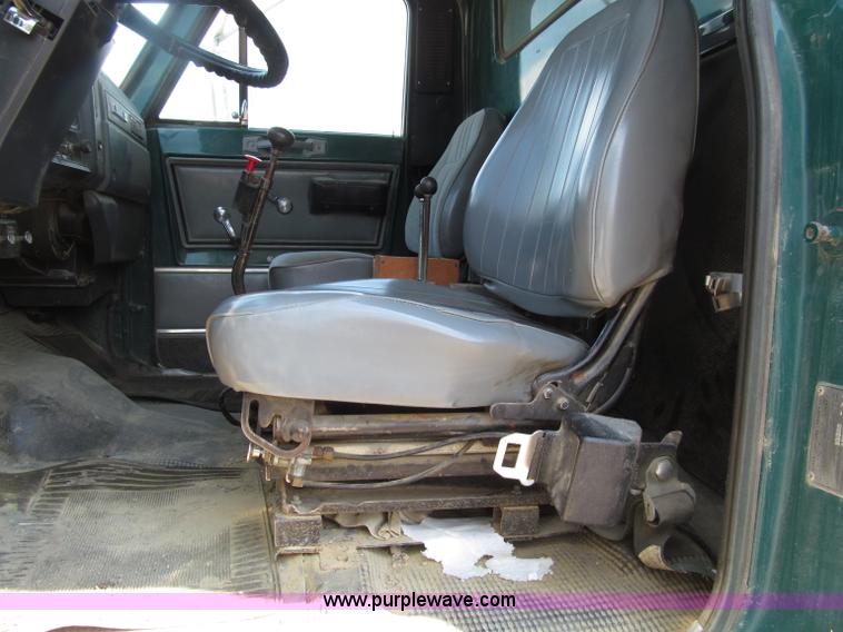 image for item D7330 1989 GMC Brigadier dump truck