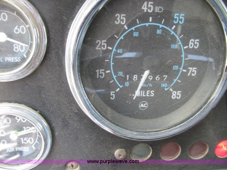 image for item D7330 1989 GMC Brigadier dump truck