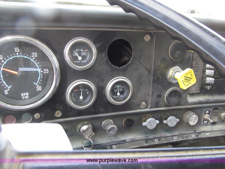 image for item D7330 1989 GMC Brigadier dump truck